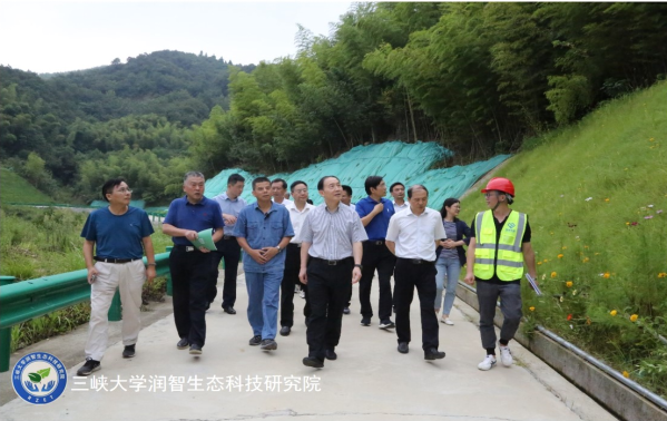 2022.8.29 -三峽大學(xué)植被混凝土技術(shù)獲安徽省人大金寨抽蓄水土保持項目執法調研組高度贊揚211.png